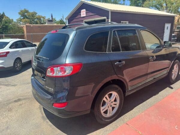 2010 Hyundai Santa Fe - Image 3
