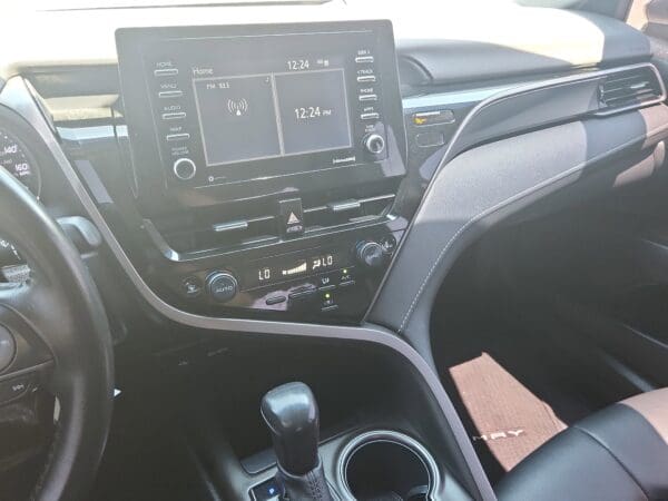 2022 Toyota Camry - Image 9