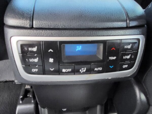 2018 Toyota Highlander - Image 12