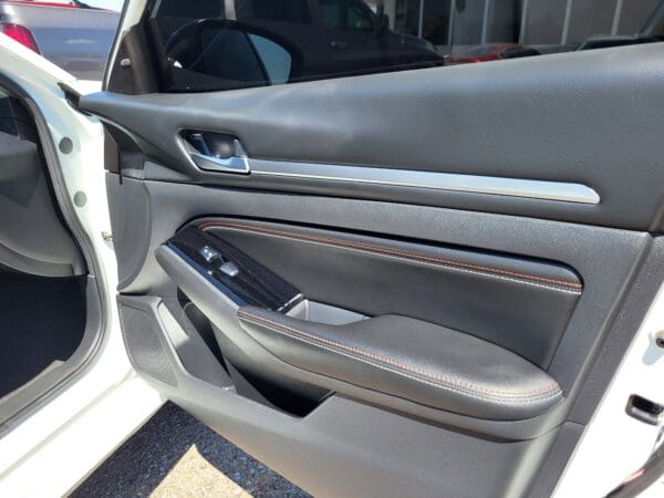 2023 Nissan Altima - Image 16