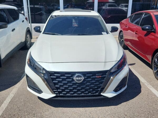 2023 Nissan Altima - Image 2