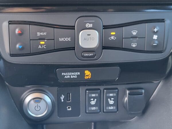 2019 Nissan LEAF - Image 25