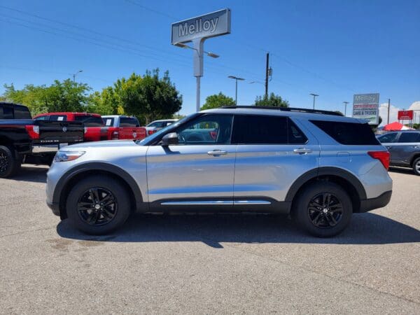 2024 Ford Explorer - Image 2