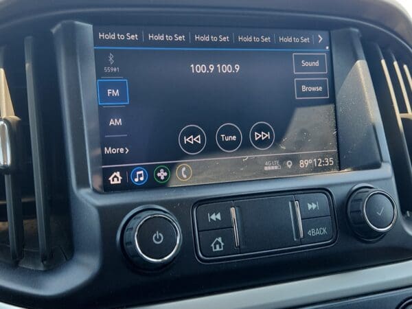 2022 Chevrolet Colorado - Image 11
