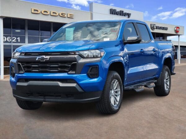 2023 Chevrolet Colorado - Image 2