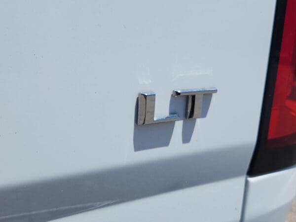 2022 Chevrolet Colorado - Image 19