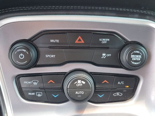 2019 Dodge Challenger - Image 20