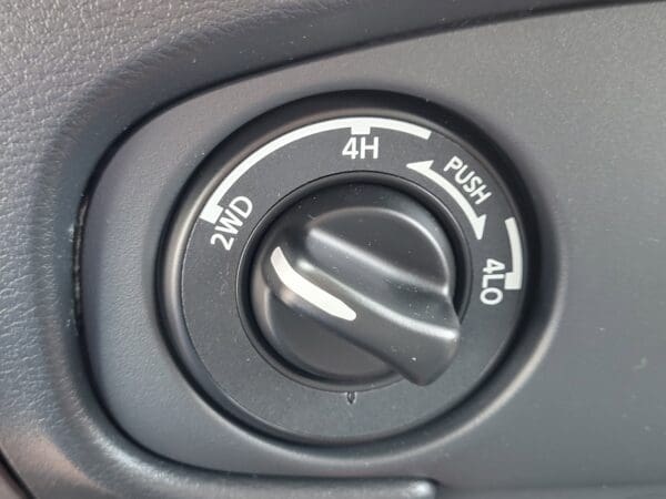 2024 Nissan Frontier - Image 24