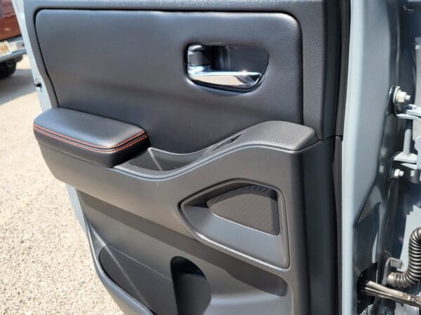 2025 Nissan Frontier - Image 14