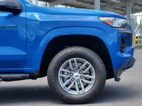 2023 Chevrolet Colorado - Image 6