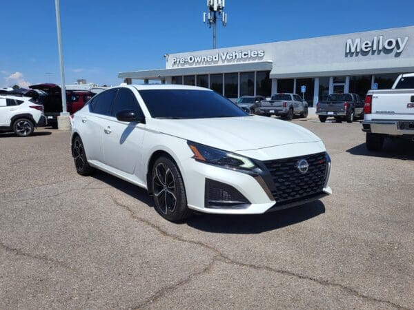 2023 Nissan Altima - Image 4