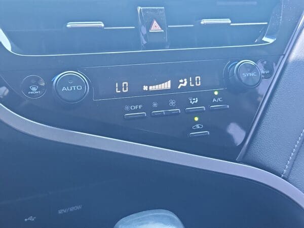 2022 Toyota Camry - Image 13
