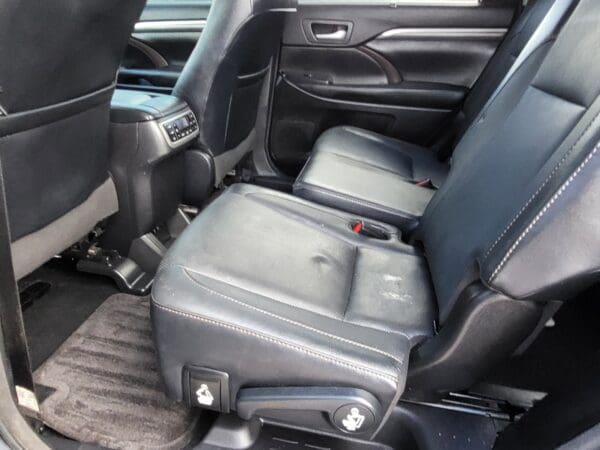 2018 Toyota Highlander - Image 9