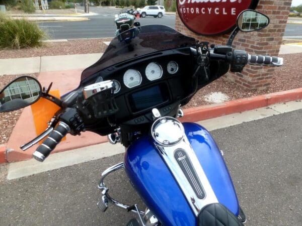 2019 Harley-Davidson FLHX - Image 12