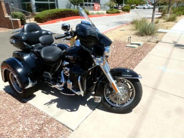 2019 Harley-Davidson FLHTCUTG - Image 2