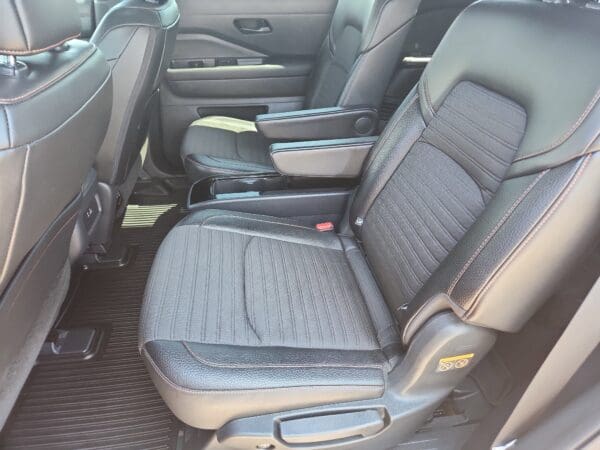 2025 Nissan Pathfinder - Image 16