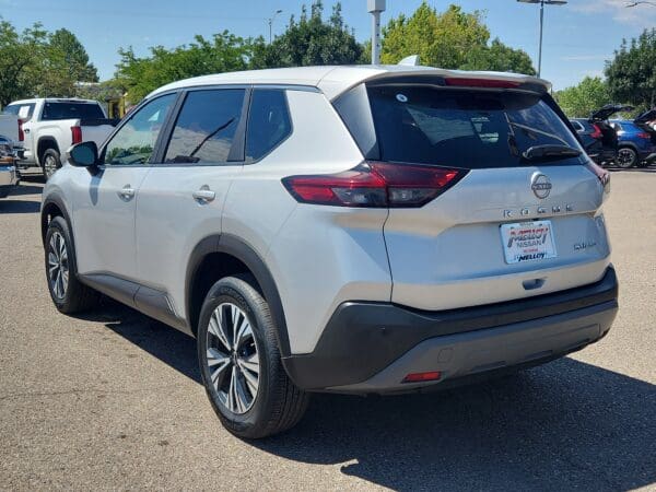 2023 Nissan Rogue - Image 3