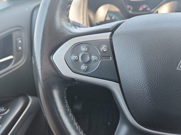 2022 Chevrolet Colorado - Image 6