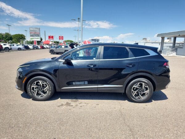 2024 Kia Sportage - Image 2