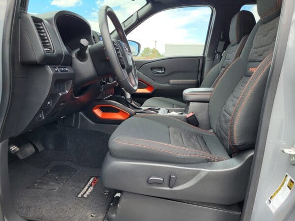 2024 Nissan Frontier - Image 8