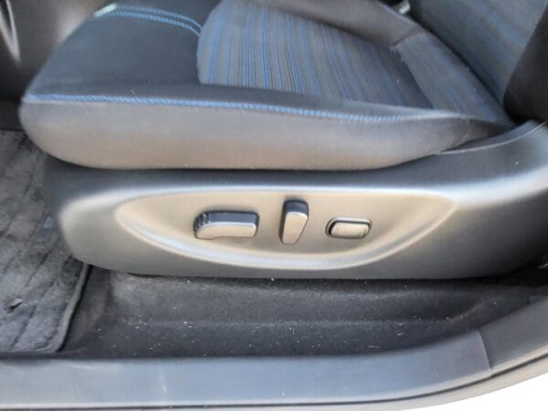 2019 Nissan LEAF - Image 7