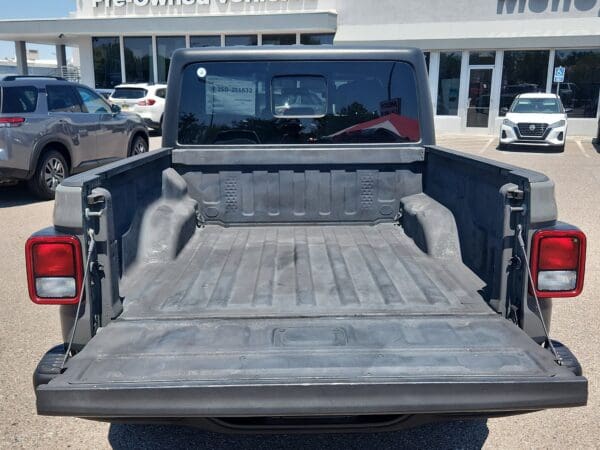2021 Jeep Gladiator - Image 19