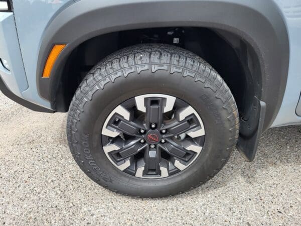 2024 Nissan Frontier - Image 16