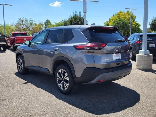 2022 Nissan Rogue - Image 3