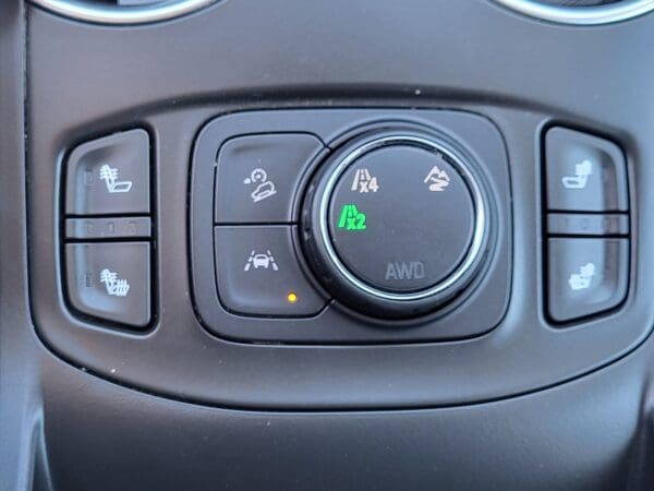 2024 GMC Terrain - Image 27
