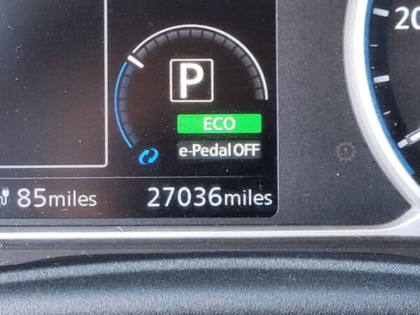 2019 Nissan LEAF - Image 22