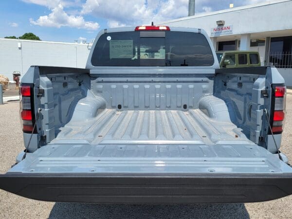 2025 Nissan Frontier - Image 15