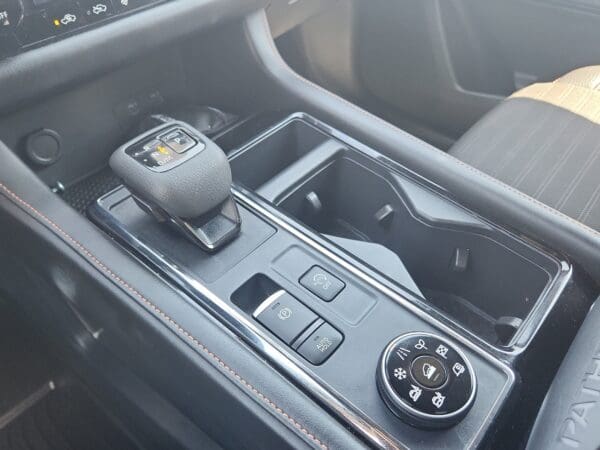 2025 Nissan Pathfinder - Image 10