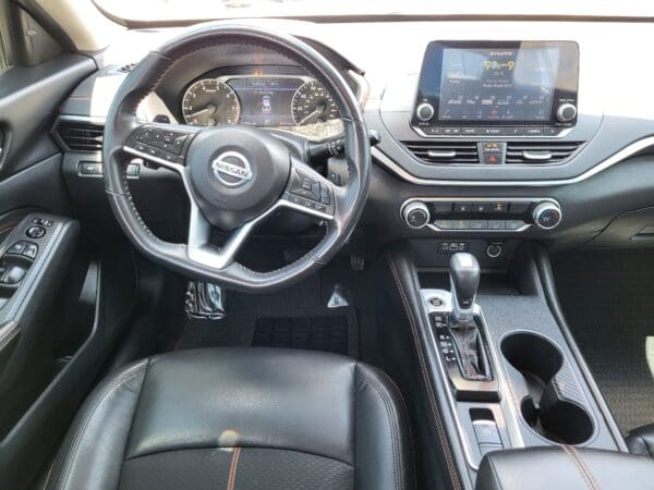 2022 Nissan Altima - Image 10