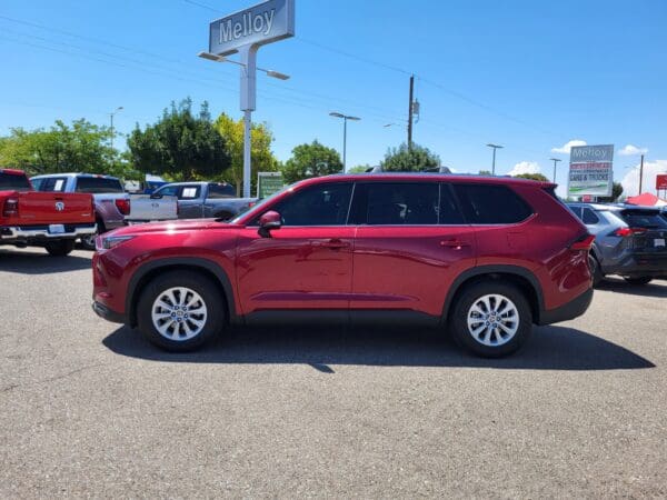 2024 Toyota Grand Highlander - Image 2
