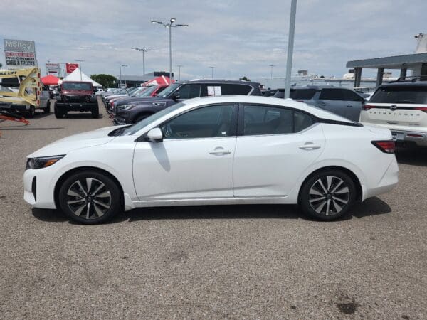 2025 Nissan Sentra - Image 2