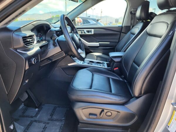 2024 Ford Explorer - Image 9