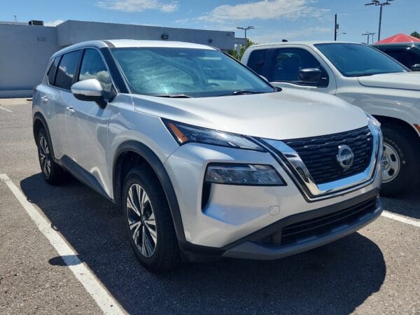 2022 Nissan Rogue - Image 3