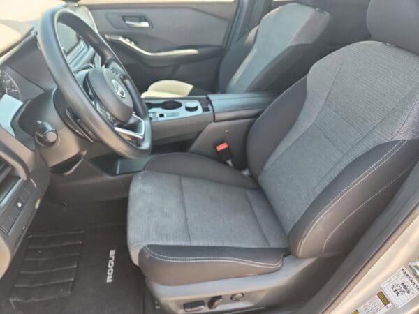 2023 Nissan Rogue - Image 16
