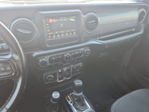 2021 Jeep Gladiator - Image 9