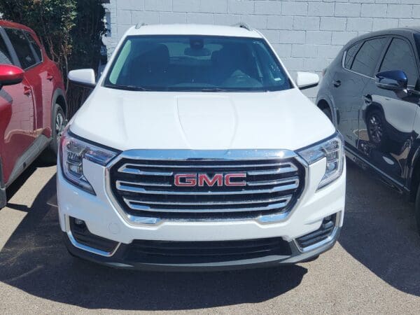 2024 GMC Terrain - Image 2