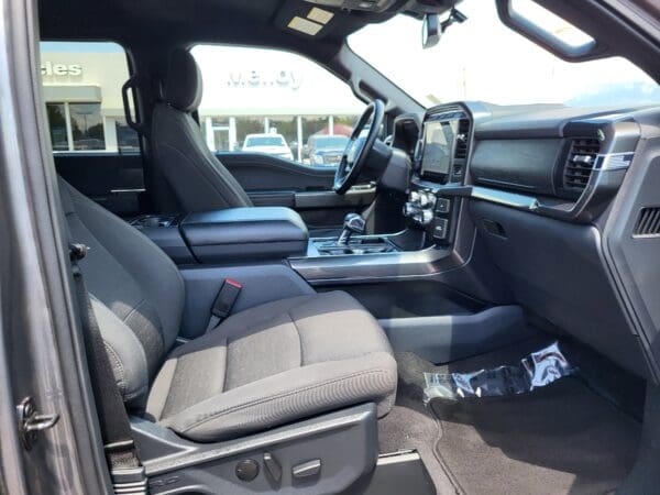 2023 Ford F-150 - Image 13