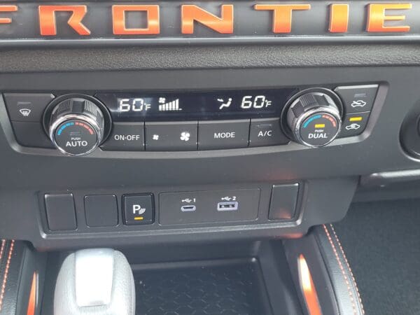 2025 Nissan Frontier - Image 25