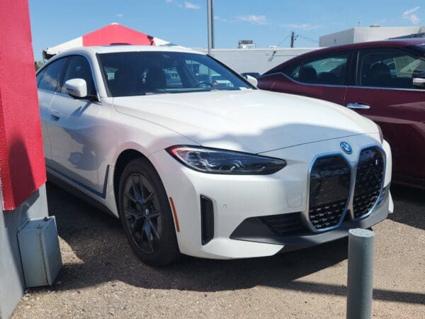 2023 BMW i4 - Image 3