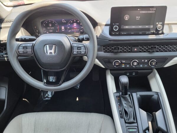 2023 Honda Accord Sedan - Image 10