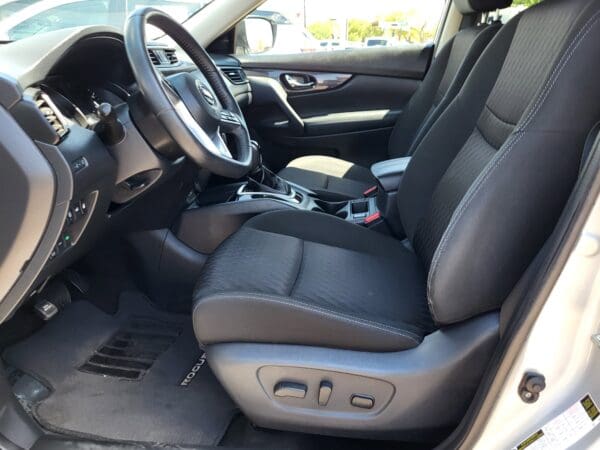 2020 Nissan Rogue - Image 8