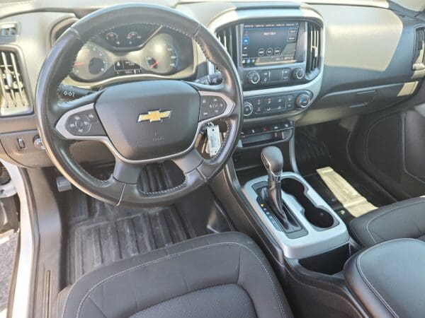 2022 Chevrolet Colorado - Image 17