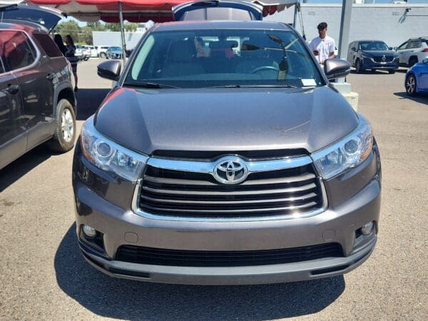 2016 Toyota Highlander - Image 2