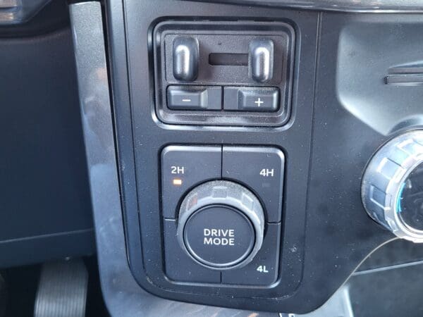 2023 Ford F-150 - Image 24