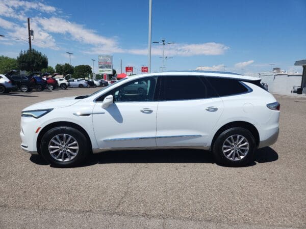 2024 Buick Enclave - Image 2