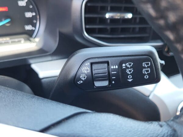 2024 Ford Explorer - Image 30